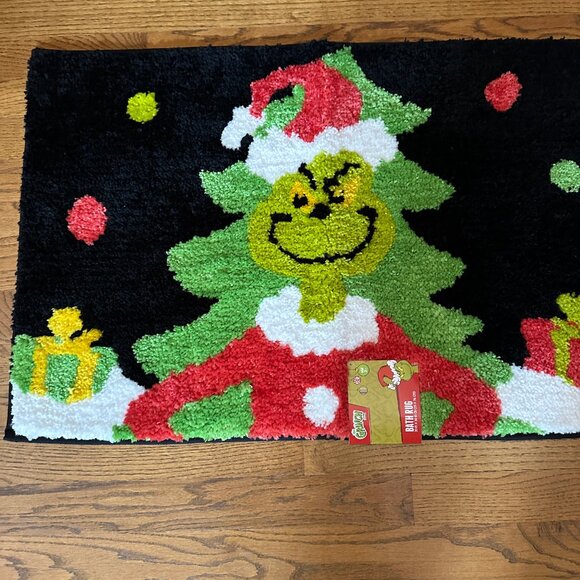 Grinch Plush Bath/Accent Rug 20x30" Christmas Holiday Decor NWT - Picture 2 of 4